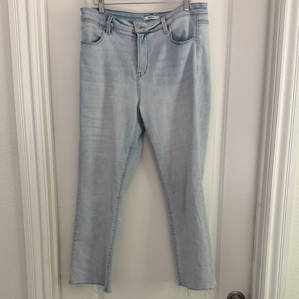 Bayeas Light Wash Women’s Jeans
